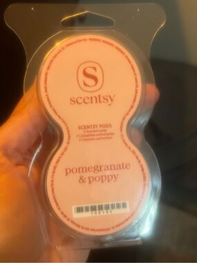 Scentsy Pomegranate & Poppy Wax Pods - Light Pink